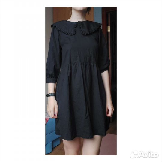 Платье черное с воротником