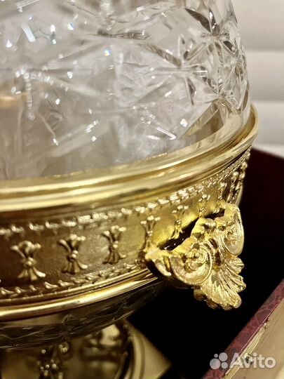 Стаканы с позолотой в хрустальной сфере