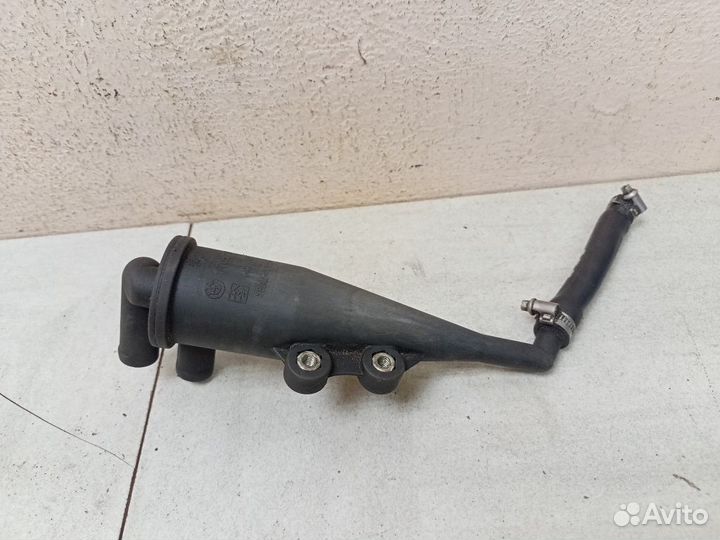 Клапан вентиляции картера