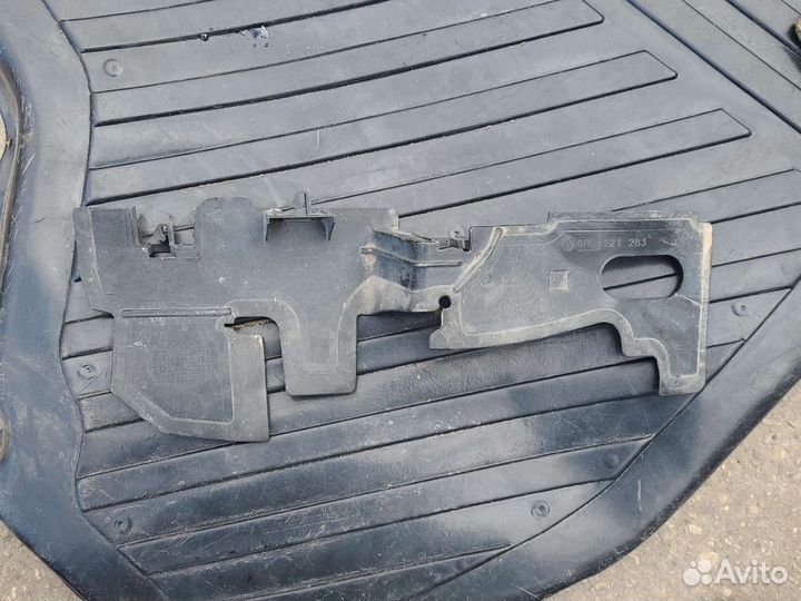 Дефлектор радиатора левый volkswagen polo