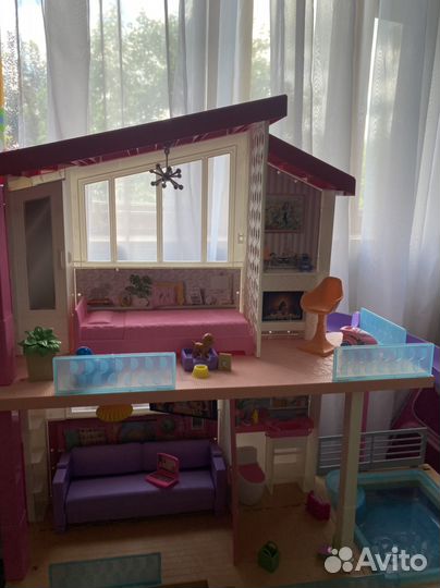 Домик кукольный розовый