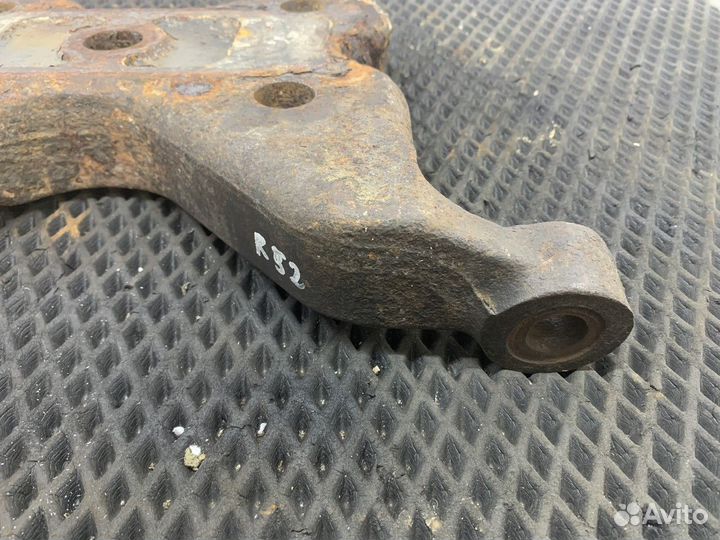 5010600043 Кронштейн амортизатора заднего правый