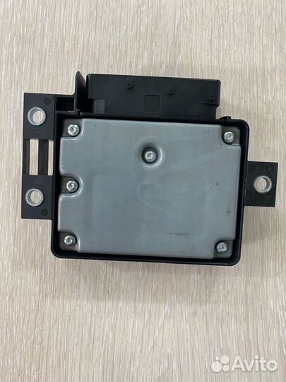 Блок управления ручником Volkswagen Passat b7 5885