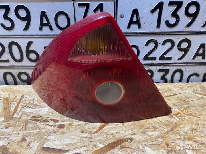 Фонарь задний левый Ford Mondeo 3