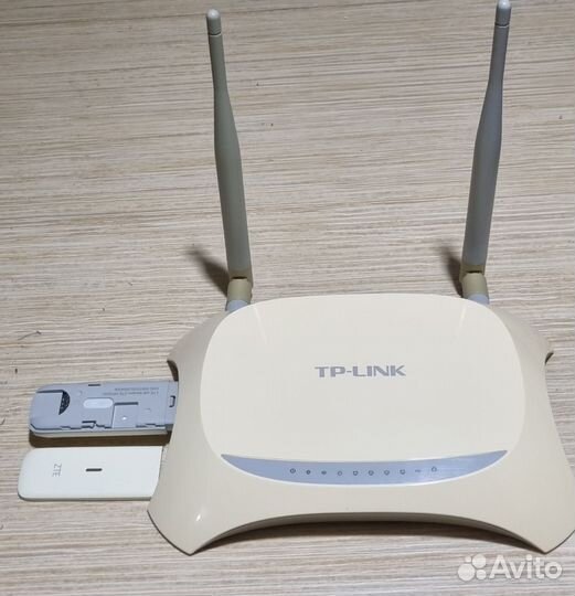Роутер TL-MR3420 с USB-модемом ZTE MF823D