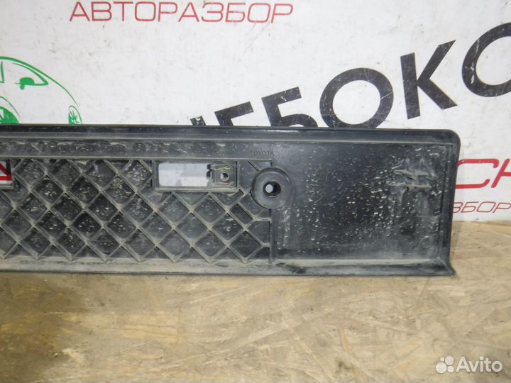 Площадка номерного знака Toyota LC Prado 150 17+