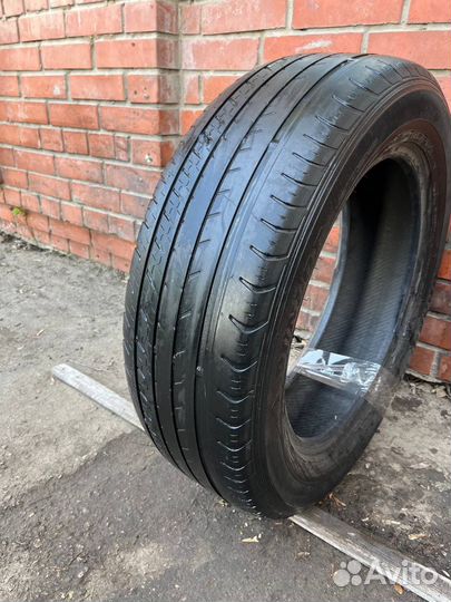 Dunlop Grandtrek ST30 225/60 R18