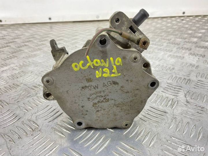 Вакуумный насос Skoda Octavia A5 cdab 2013