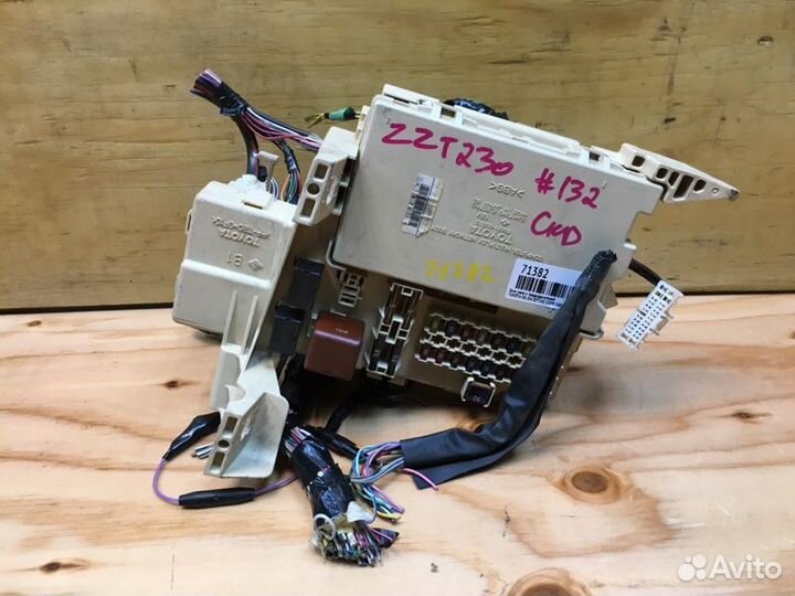 Блок реле и предохранителей Toyota Celica ZZT230