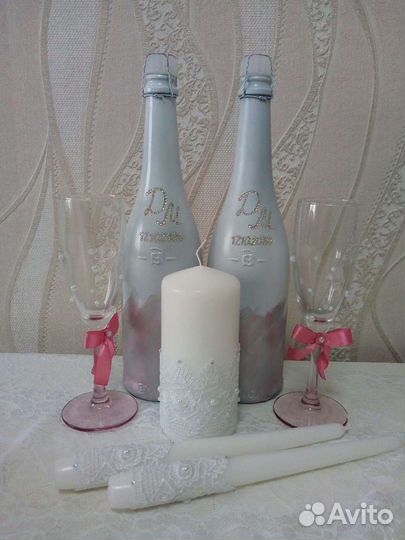 Бокалы и бутылки на свадьбу