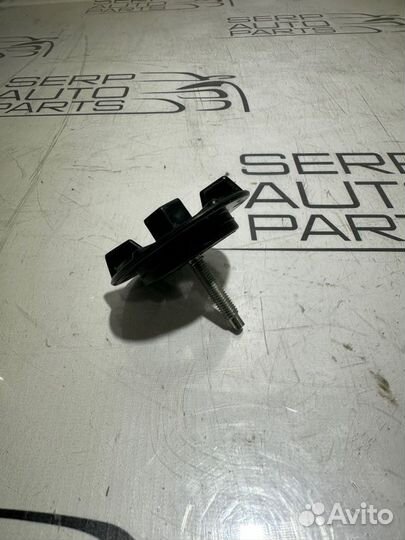 Крепление запасного колеса Kia Soul AM G4FC 2009