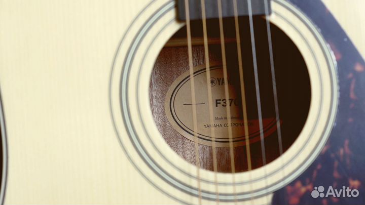 Акустическая гитара Yamaha