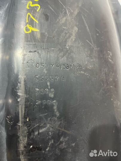 Подкрылок задний левый Dodge Caliber SUV 2.0 ECN