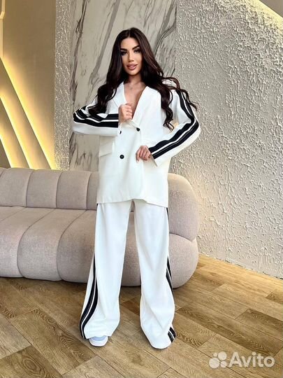 Стильные костюмы 3 цвета