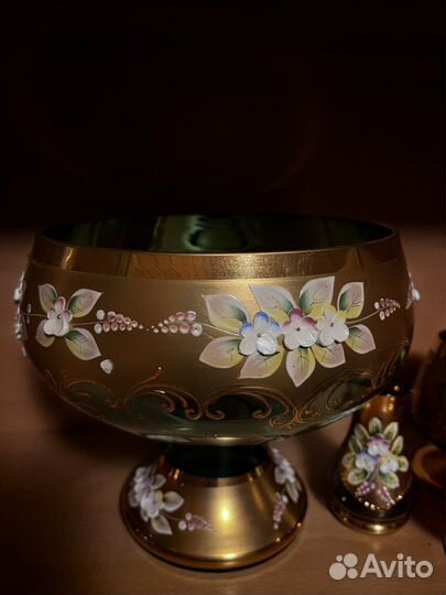 Богемское стекло с ручной лепкой