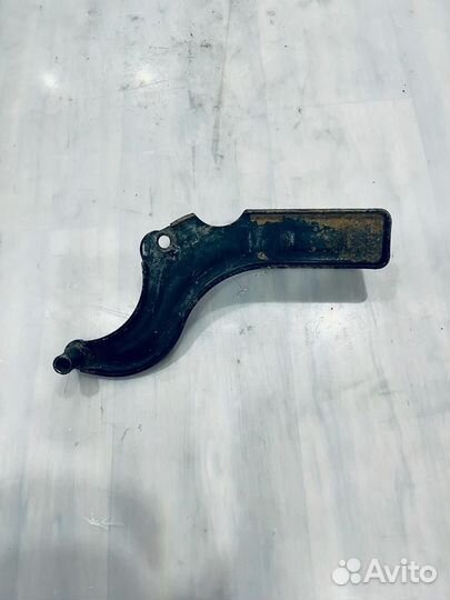 Кронштейн 2-го амортизатора 139 QMB Б/у