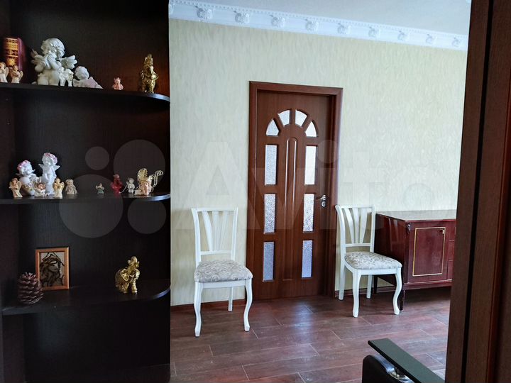 2-к. квартира, 57 м², 2/2 эт.