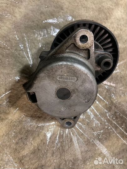 Натяжитель ремня навесного оборудования