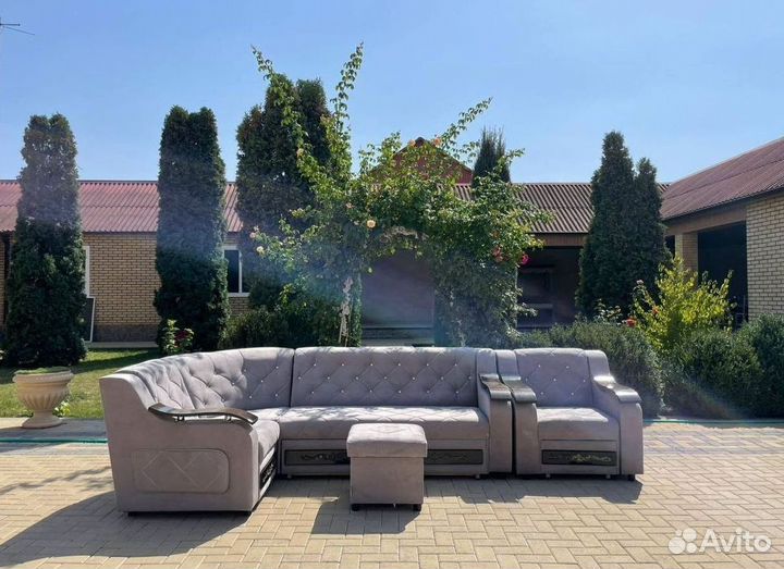 Диван мягкий