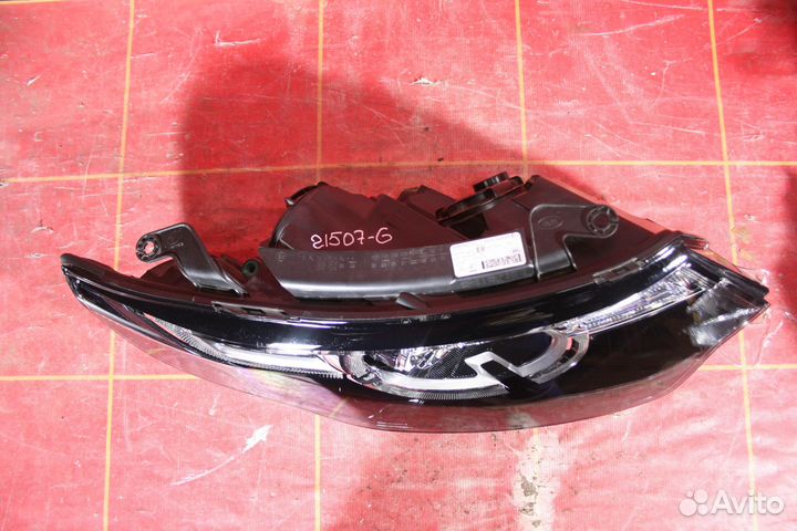 Фара правая Land Rover Discovery Sport