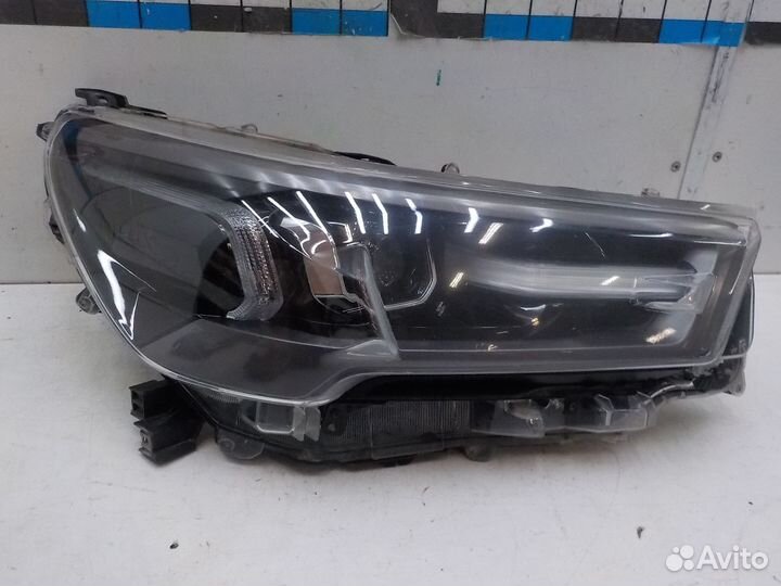 Фара правая Toyota Hilux Pick Up