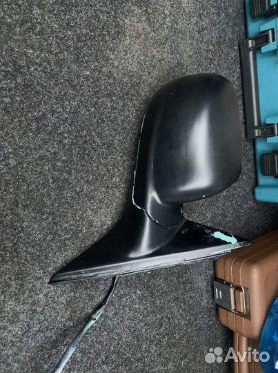 Боковое правое зеркало на passat B5+