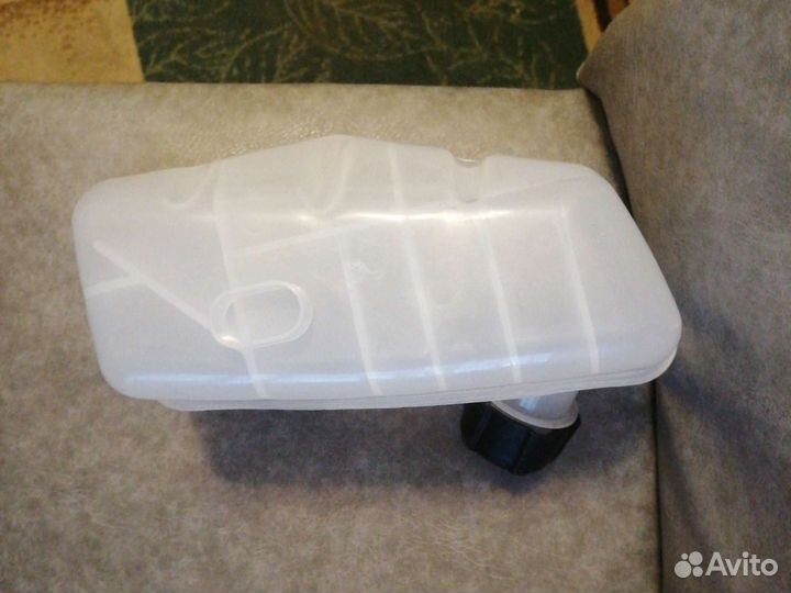 Бачек охлаждающей жидкости reno megan 2