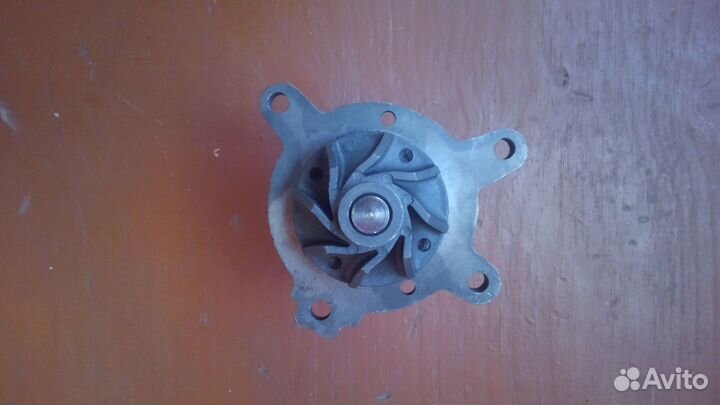 Насос охлаждения двигателя Мерседес -бенц