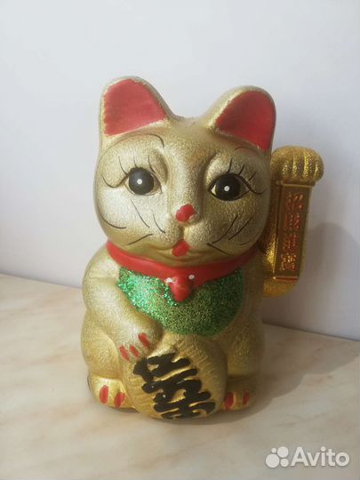 Кот с лапкой, статуэтка кошки, машущий кот