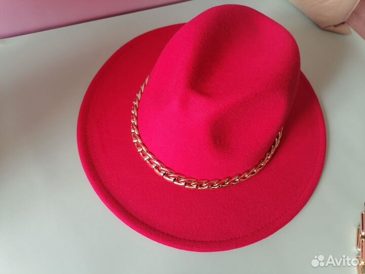 Шляпа красная фетр