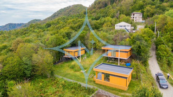 Дом 65 м² на участке 4 сот.