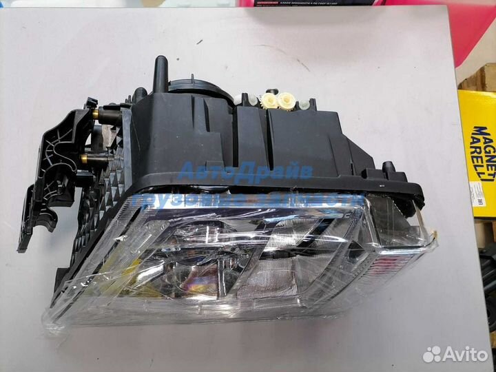 Фара Вольво Фш Фм правая