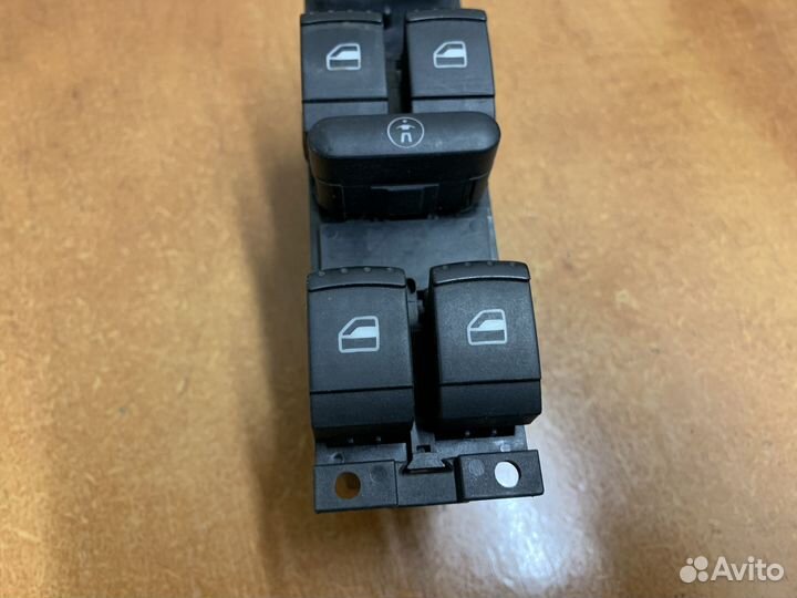 Блок управления стеклоподъемниками VW Passat B5