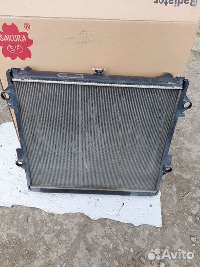 Радиатор охлаждения toyota 200 lexus 570