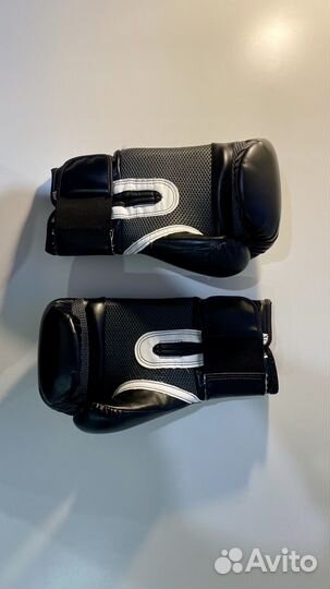 Боксерские перчатки Everlast 14 oz