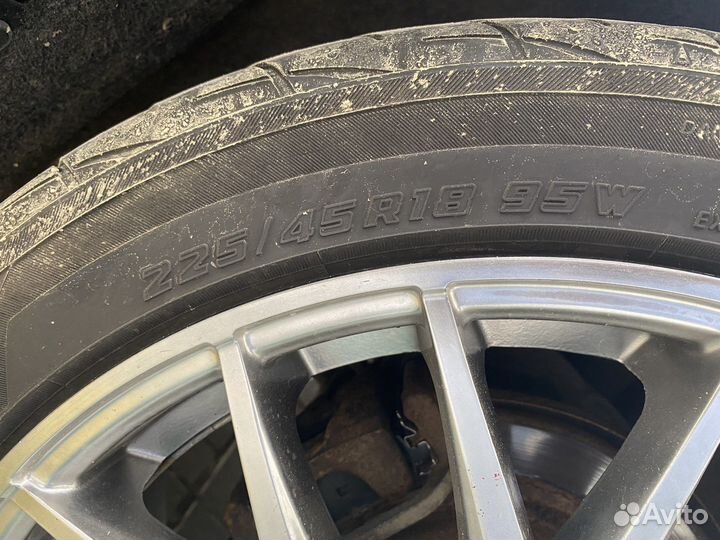 Yokohama 104ZR 225/45 R18