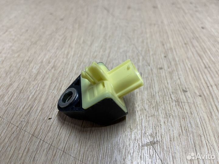 Датчик удара боковой Toyota Camry 75
