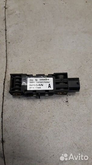 Датчик airbag Nissan Primera