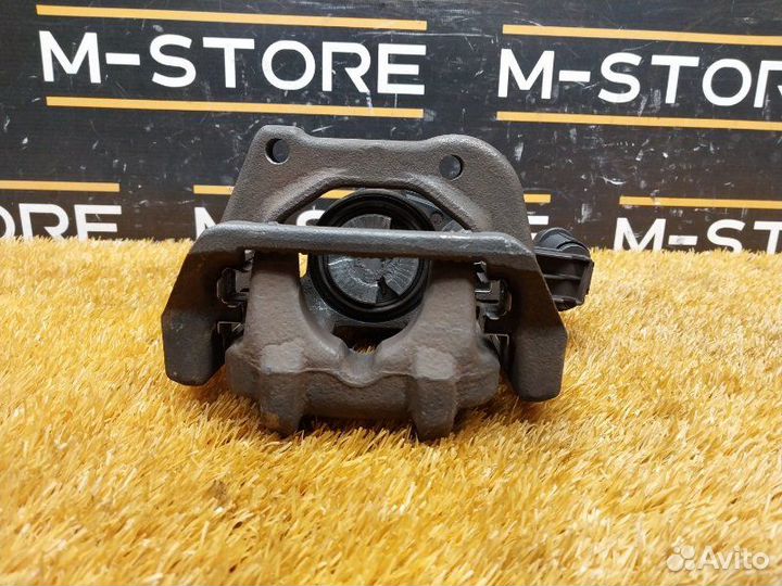 Суппорт задний левый Bmw 5-Series F10 N52B25A 2011