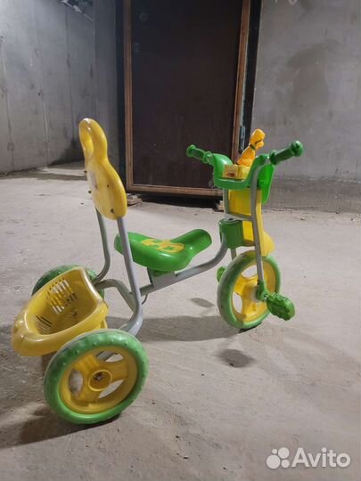 Детский трехколесный велосипед бу