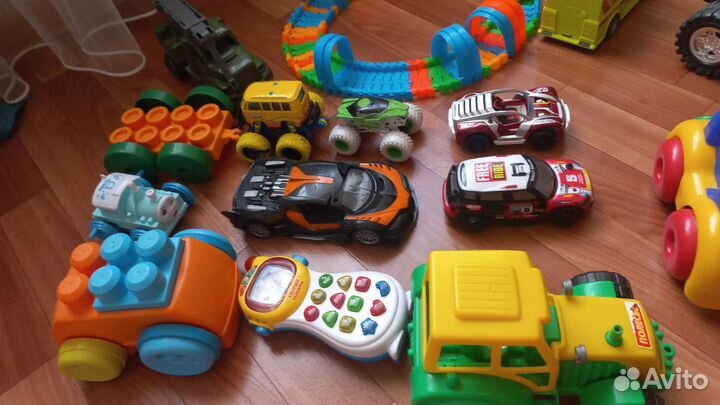 Большой пакет машинок