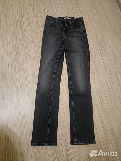 Джинсы levis 2 пары