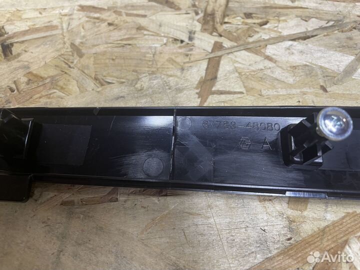 Накладка обшивки двери задняя правая Lexus RX4