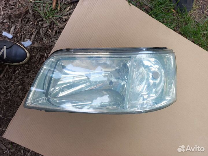 Фары на volkswagen transporter T5