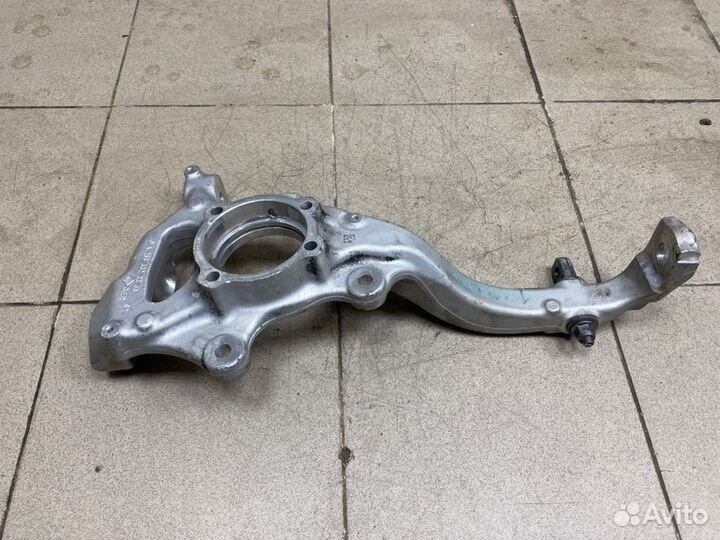 Цапфа/кулак поворотный передний левый Mercedes-Ben