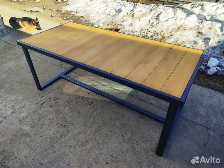 Столик уличный