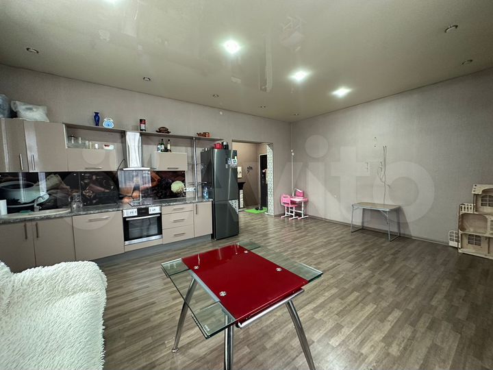 Дом 195 м² на участке 8 сот.