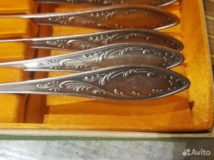 Набор мельхиоровых ложек столовых и чайных