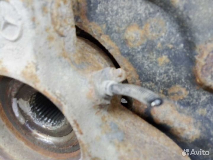 Кулак поворотный правый Mercedes R-klasse W251