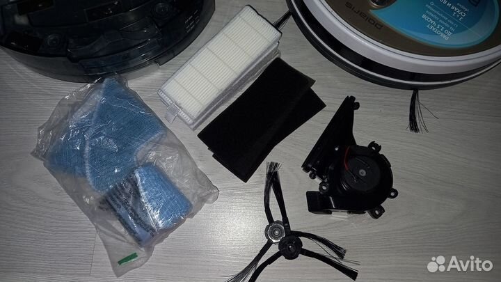 Робот пылесос polaris